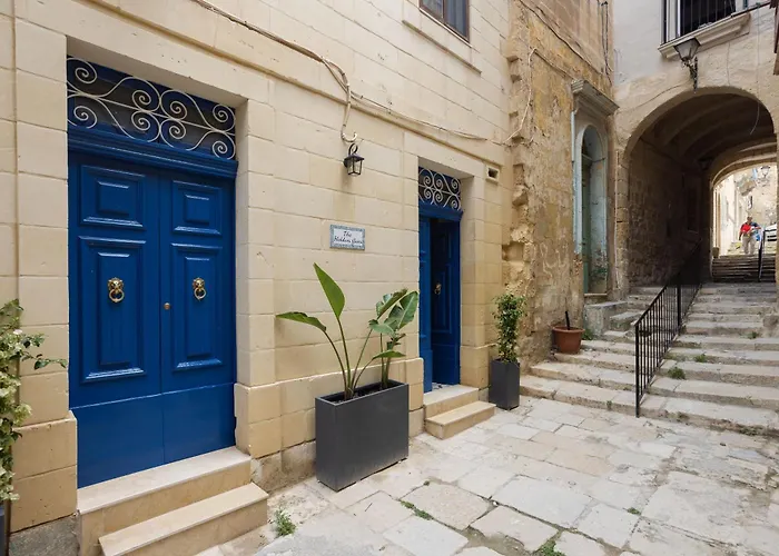 The Maltese Gem ホームステイ